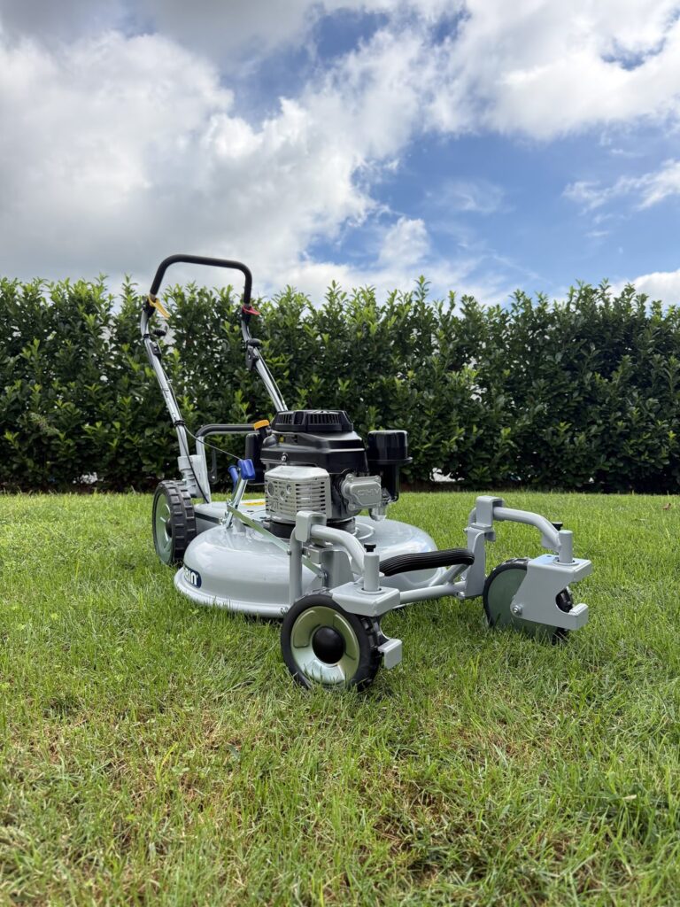 GRIN PM65A KW con kit ruote pivottanti sul prato